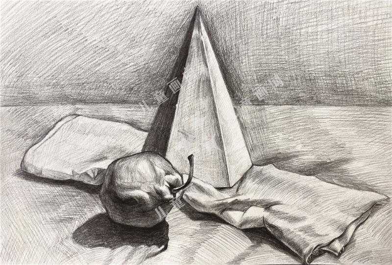 六棱锥体和梨的组合