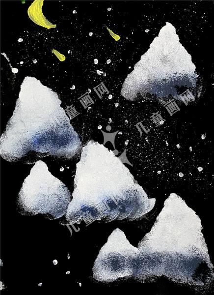 夜晚的雪山